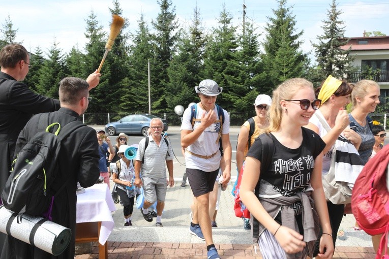 Pielgrzymi hałcnowscy w Wilamowicach - 2018