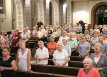 Na zakończenie zgromadzeni śpiewają pielgrzymkową pieśń "Panience na dobranoc"