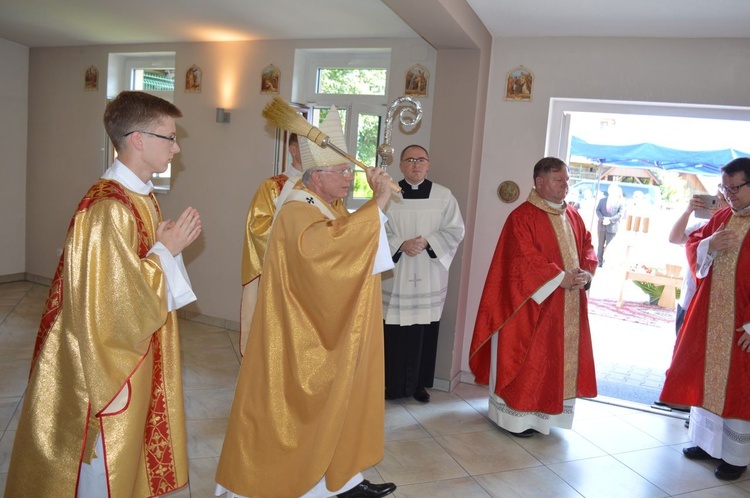 Poświęcenie domu rekolekcyjnego w Suchem