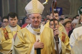 Abp Stanisław zachęca młodych do wzięcia udziału w spotkaniu w Garbowie