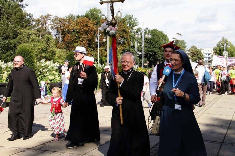 38. PPK na Jasnej Górze - powitanie przez abp. Marka Jędraszewskiego