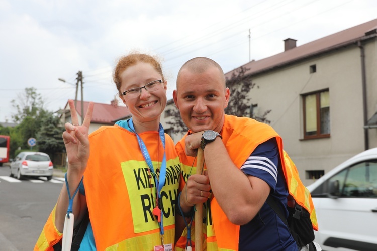 Pielgrzymi hałcnowscy na postoju w Sławkowie - 2018