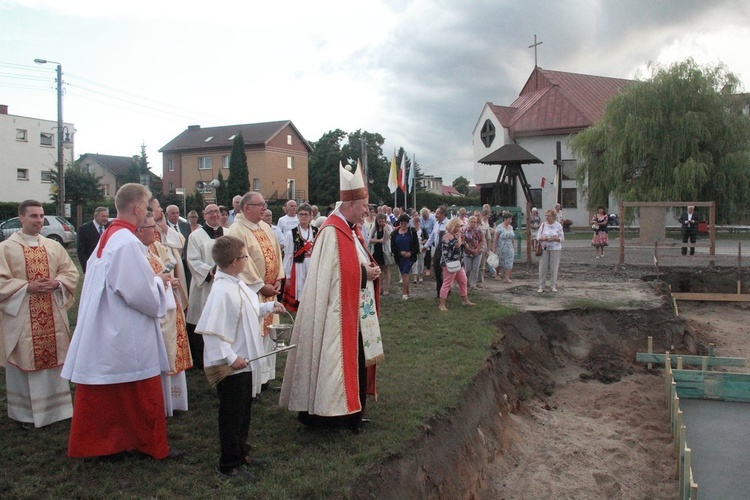 Poświęcenie placu budowy kościoła w Redzie-Ciechocinie