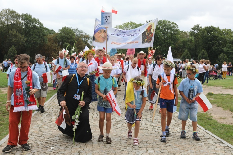 Powitanie 27. Pielgrzymki Diecezji Bielsko-Żywieckiej - grupy hałcnowskie na Jasnej Górze - 2018