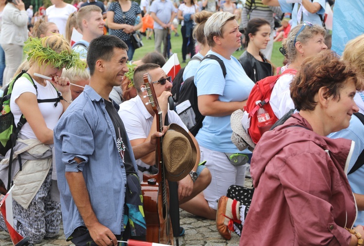 Powitanie 27. Pielgrzymki Diecezji Bielsko-Żywieckiej - grupy hałcnowskie na Jasnej Górze - 2018