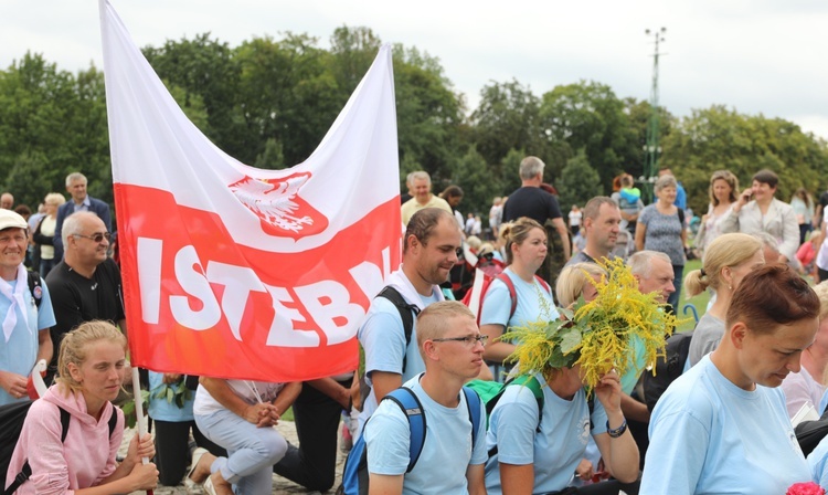 Powitanie 27. Pielgrzymki Diecezji Bielsko-Żywieckiej - grupy hałcnowskie na Jasnej Górze - 2018