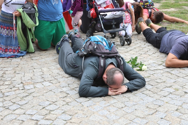 Powitanie 27. Pielgrzymki Diecezji Bielsko-Żywieckiej - grupy hałcnowskie na Jasnej Górze - 2018