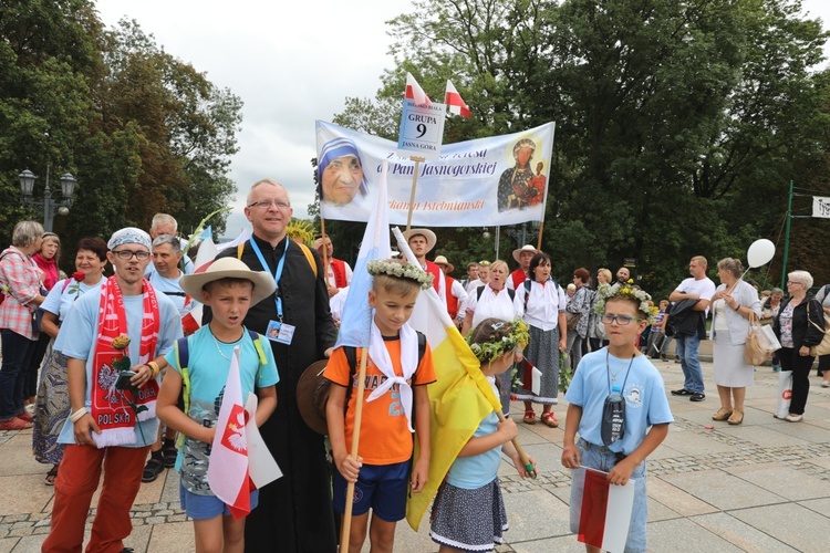 Powitanie 27. Pielgrzymki Diecezji Bielsko-Żywieckiej - grupy hałcnowskie na Jasnej Górze - 2018