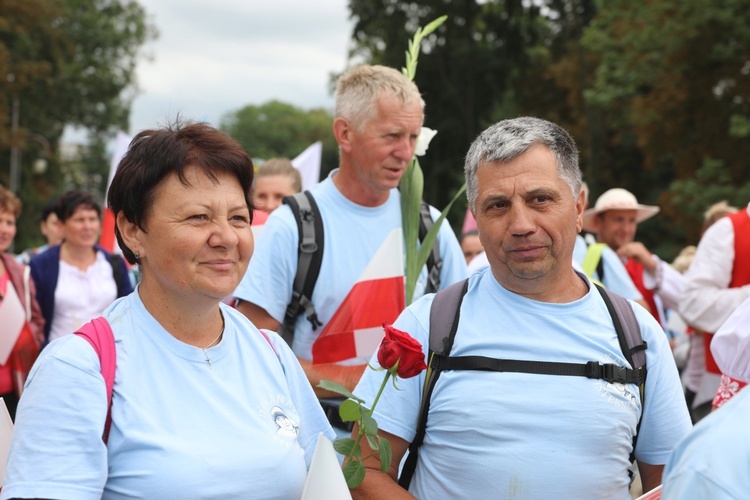 Powitanie 27. Pielgrzymki Diecezji Bielsko-Żywieckiej - grupy hałcnowskie na Jasnej Górze - 2018