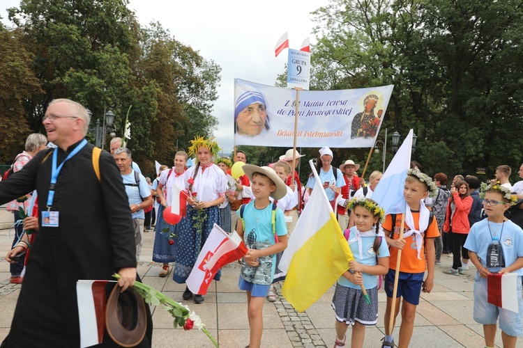 Powitanie 27. Pielgrzymki Diecezji Bielsko-Żywieckiej - grupy hałcnowskie na Jasnej Górze - 2018