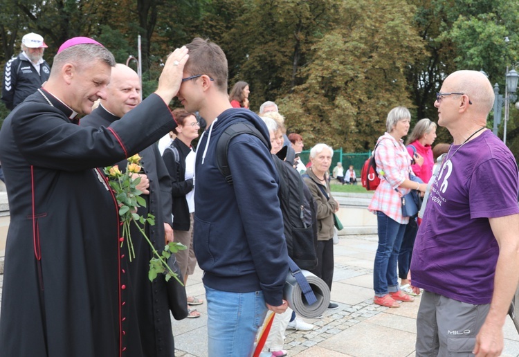 Powitanie 27. Pielgrzymki Diecezji Bielsko-Żywieckiej - grupy hałcnowskie na Jasnej Górze - 2018