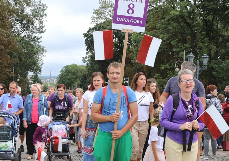 Powitanie 27. Pielgrzymki Diecezji Bielsko-Żywieckiej - grupy hałcnowskie na Jasnej Górze - 2018