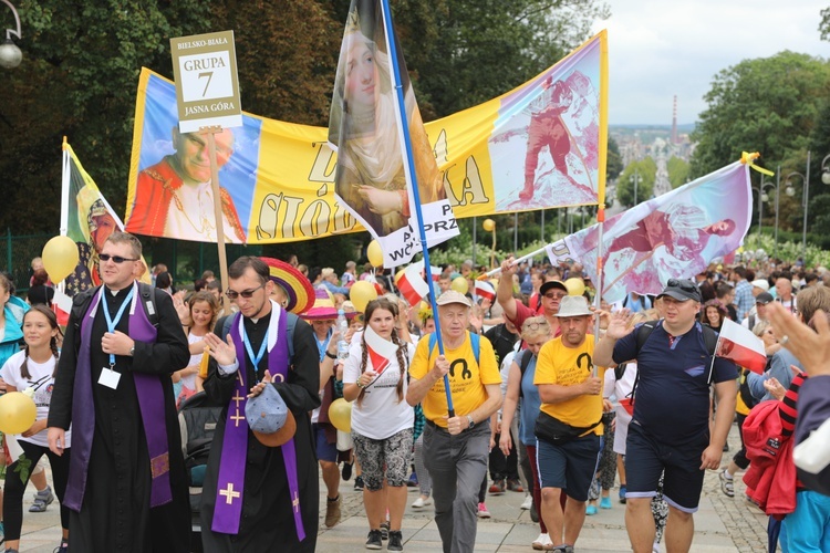 Powitanie 27. Pielgrzymki Diecezji Bielsko-Żywieckiej - grupy hałcnowskie na Jasnej Górze - 2018