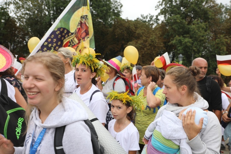 Powitanie 27. Pielgrzymki Diecezji Bielsko-Żywieckiej - grupy hałcnowskie na Jasnej Górze - 2018