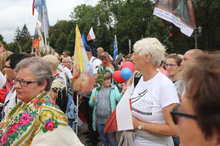 Powitanie 27. Pielgrzymki Diecezji Bielsko-Żywieckiej - grupy hałcnowskie na Jasnej Górze - 2018