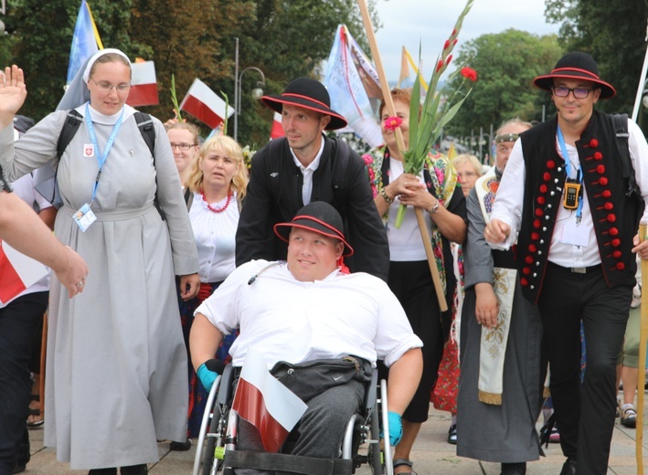 Powitanie 27. Pielgrzymki Diecezji Bielsko-Żywieckiej - grupy hałcnowskie na Jasnej Górze - 2018