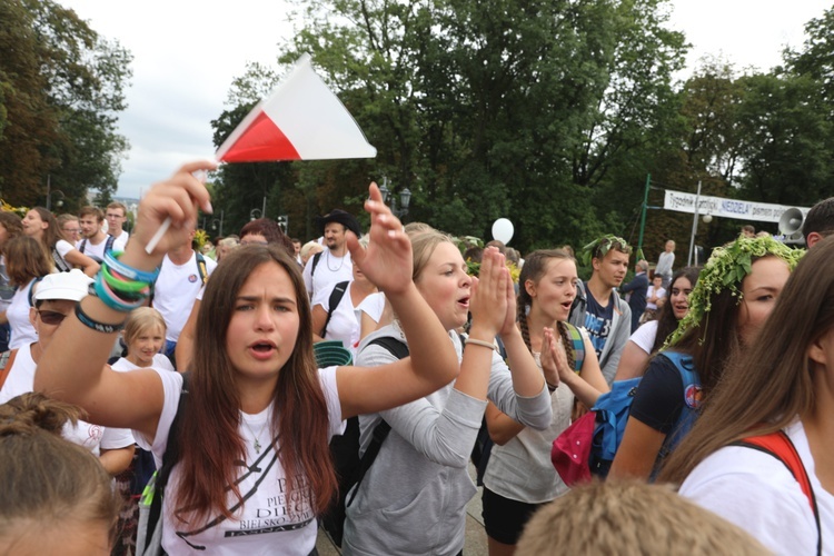 Powitanie 27. Pielgrzymki Diecezji Bielsko-Żywieckiej - grupy hałcnowskie na Jasnej Górze - 2018