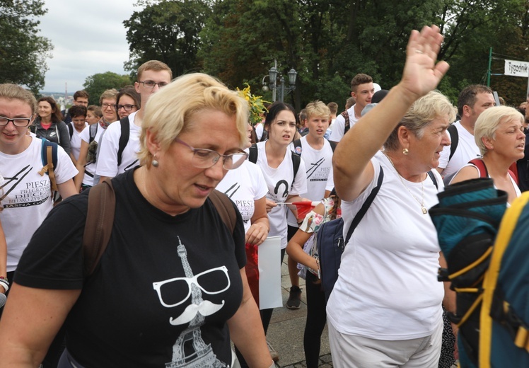 Powitanie 27. Pielgrzymki Diecezji Bielsko-Żywieckiej - grupy hałcnowskie na Jasnej Górze - 2018