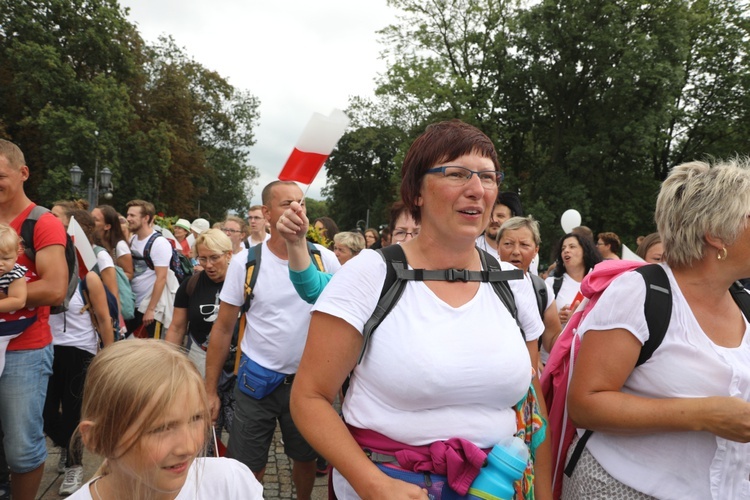 Powitanie 27. Pielgrzymki Diecezji Bielsko-Żywieckiej - grupy hałcnowskie na Jasnej Górze - 2018