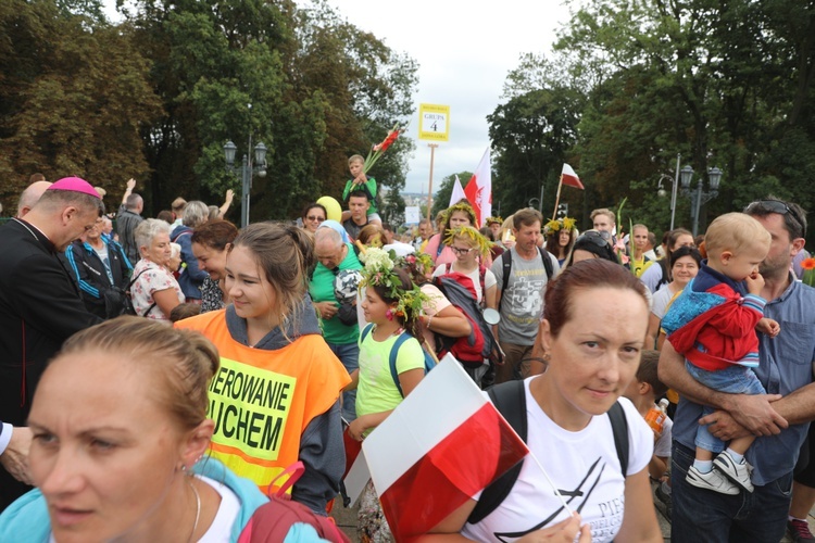 Powitanie 27. Pielgrzymki Diecezji Bielsko-Żywieckiej - grupy hałcnowskie na Jasnej Górze - 2018