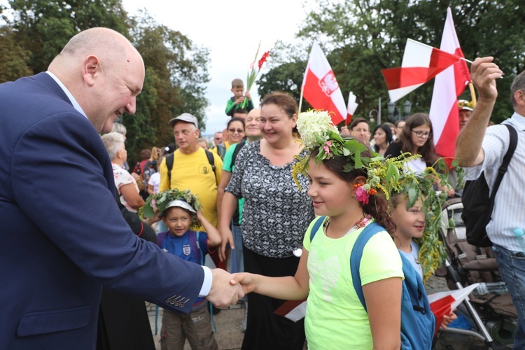 Powitanie 27. Pielgrzymki Diecezji Bielsko-Żywieckiej - grupy hałcnowskie na Jasnej Górze - 2018