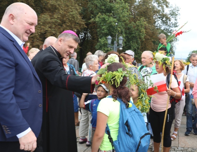 Powitanie 27. Pielgrzymki Diecezji Bielsko-Żywieckiej - grupy hałcnowskie na Jasnej Górze - 2018