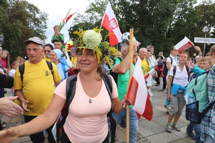 Powitanie 27. Pielgrzymki Diecezji Bielsko-Żywieckiej - grupy hałcnowskie na Jasnej Górze - 2018