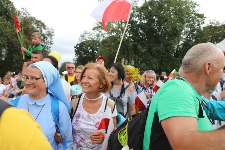 Powitanie 27. Pielgrzymki Diecezji Bielsko-Żywieckiej - grupy hałcnowskie na Jasnej Górze - 2018