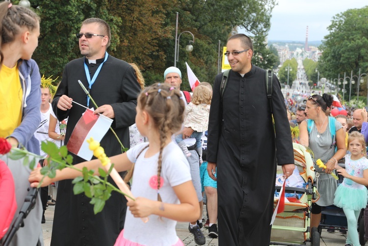 Powitanie 27. Pielgrzymki Diecezji Bielsko-Żywieckiej - grupy hałcnowskie na Jasnej Górze - 2018