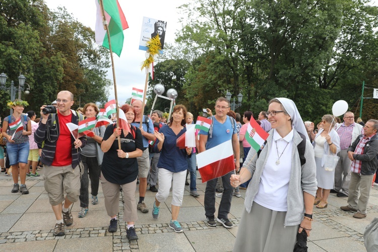 Powitanie 27. Pielgrzymki Diecezji Bielsko-Żywieckiej - grupy hałcnowskie na Jasnej Górze - 2018