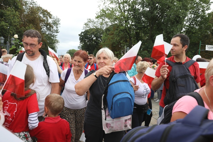 Powitanie 27. Pielgrzymki Diecezji Bielsko-Żywieckiej - grupy hałcnowskie na Jasnej Górze - 2018