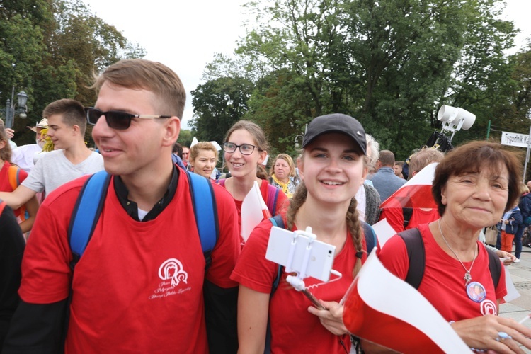 Powitanie 27. Pielgrzymki Diecezji Bielsko-Żywieckiej - grupy hałcnowskie na Jasnej Górze - 2018