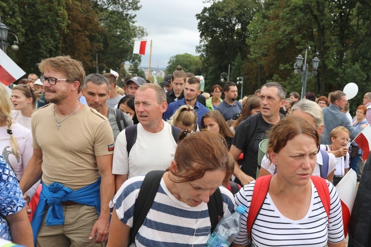 Powitanie 27. Pielgrzymki Diecezji Bielsko-Żywieckiej - grupy hałcnowskie na Jasnej Górze - 2018