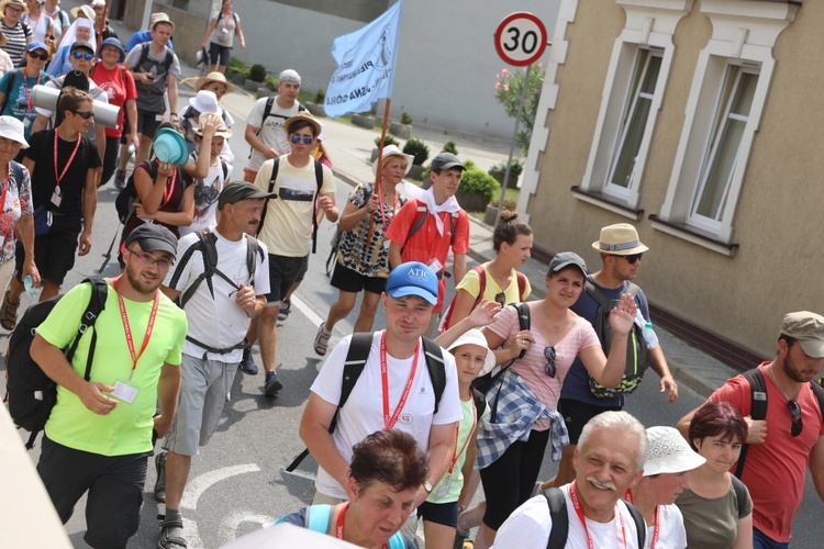 27. Pielgrzymka Cieszyńska na trasie - w Woźnikach - 2018