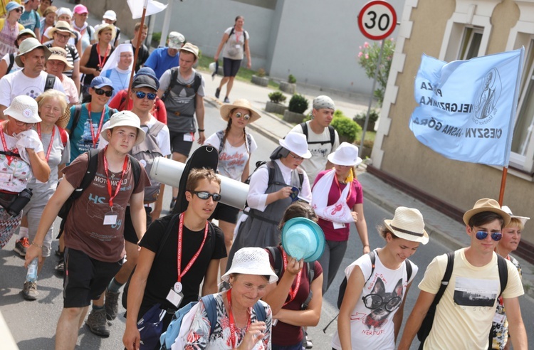 27. Pielgrzymka Cieszyńska na trasie - w Woźnikach - 2018