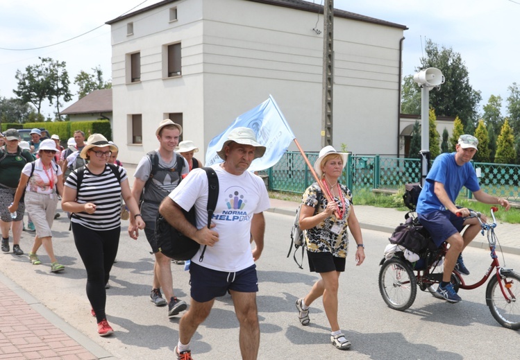 27. Pielgrzymka Cieszyńska na trasie - w Woźnikach - 2018