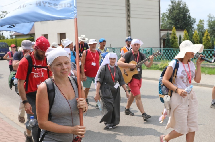 27. Pielgrzymka Cieszyńska na trasie - w Woźnikach - 2018