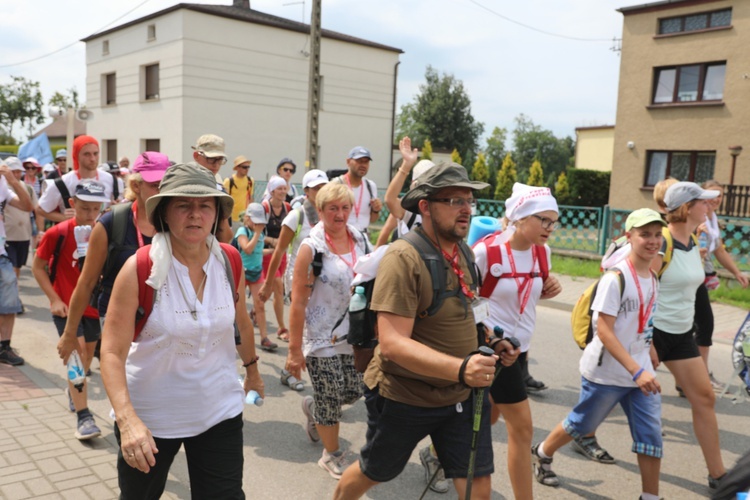 27. Pielgrzymka Cieszyńska na trasie - w Woźnikach - 2018