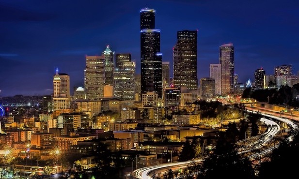FBI bada, jak mogło dojść do uprowadzenia i rozbicia samolotu w Seattle