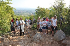 Dla wielu pielgrzymów ważnym wydarzeniem była Droga Krzyżowa na wzgórzu Križevac.