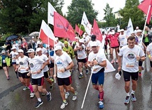 W tym roku pobiegło 55 osób. Najstarszy uczestnik miał 70 lat.