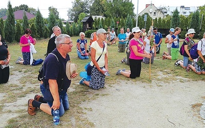 	Modlitwa pielgrzymów zawierzających życie Bogu, aby jak Maryja być napełnionym mocą Ducha Świętego.