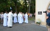 Pielgrzymkowa Eucharystia i tablica pamięci ks. Grzywocza