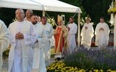 Pielgrzymkowa Eucharystia i tablica pamięci ks. Grzywocza