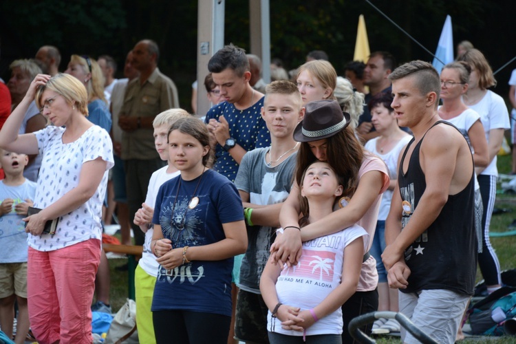 Pielgrzymkowa Eucharystia i tablica pamięci ks. Grzywocza