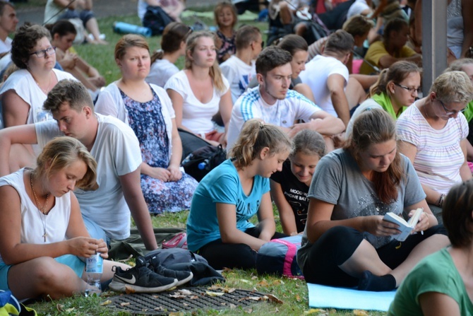 Pielgrzymkowa Eucharystia i tablica pamięci ks. Grzywocza