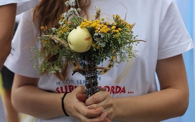 Bukiety ziół, przyniesione do głębowickiego kościoła w święto Matki Bożej Zielnej, wezmą udział w dorocznym konkursie