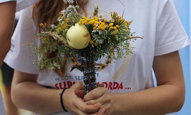 Bukiety ziół, przyniesione do głębowickiego kościoła w święto Matki Bożej Zielnej, wezmą udział w dorocznym konkursie