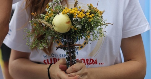 Bukiety ziół, przyniesione do głębowickiego kościoła w święto Matki Bożej Zielnej, wezmą udział w dorocznym konkursie