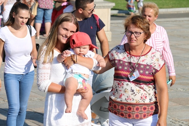 Wejście pielgrzymki radomskiej - jasnogórski szczyt i kaplica Cudownego Obrazu